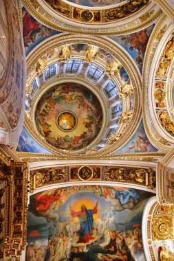 Saint Petersburg 'daki Saint Isaac Katedrali' nin içleri. Russ!