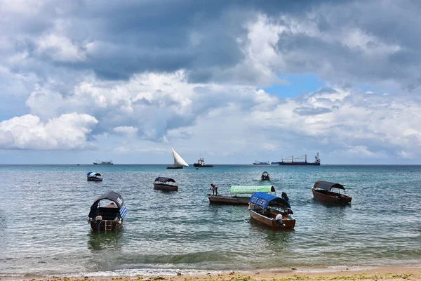 Zanzibar Tanzania Października 2019 Dhow Żaglowiec Inne Statki Porcie Stone — Zdjęcie stockowe