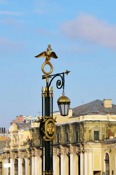 Zlatý Císařský Orel Detail Výzdoby Panteleymonovského Mostu Přes Řeku Fontanku — Stock fotografie