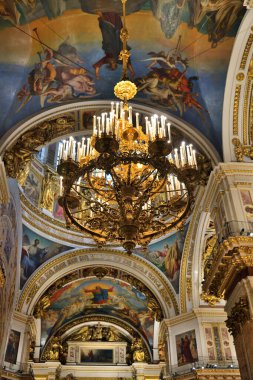 St. Petersburg, Rusya - 30 Ocak 2020: Saint Petersburg 'daki St. Isaac Katedrali' nin içi. St. Petersburg 'un iç manzarası