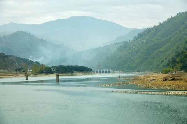 Paisaje Rural Corea Del Norte Río Taedong Montañas Central Hidroeléctrica — Foto de Stock
