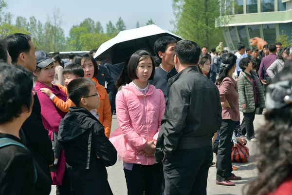 Pyongyang Coreia Norte Maio 2019 Pessoas Reúnem Para Celebrar Primeiro — Fotografia de Stock