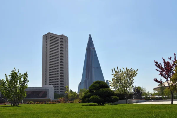 North Korea Pyongyang May 2019 Pyongyang Architecture View Ryugyong Hotel — Stock Photo, Image