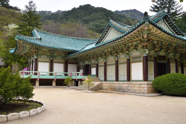 朝鲜的Bohen佛教寺院 波赫昂修道院始建于1042年 被认为是最能代表韩国建筑的建筑之一 — 图库照片