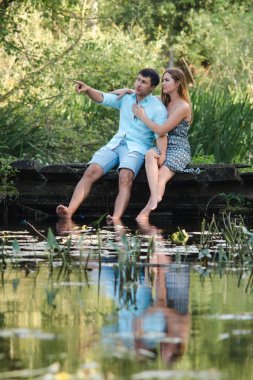 adam niteliğine kızla fotoğraf