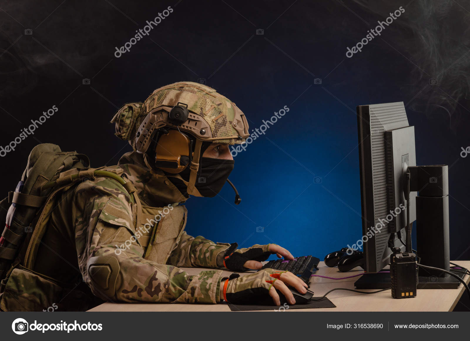 инцидент атака хакеры молния безопасности картинка. Cyber attack defence. Beat saber. информационная безопасность фото для презентации. Cyber warfare.