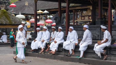 Geleneksel tatil elbiseler