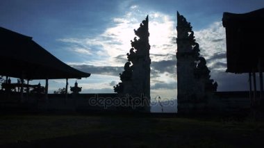Bali dili tapınağın Pura Luhur Lempuyang Candi bentar