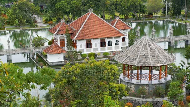 A kerti pavilon, a Taman Ujung parkban — Stock videók