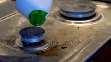 Deterjan gaz ocakta dökme