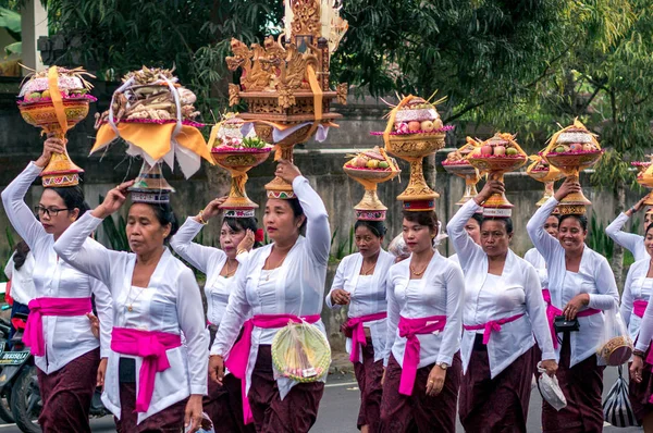 Festival parade on Bali — Stock Photo, Image