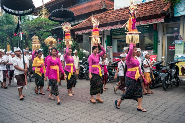 Religiuos parade on the street of Bali — Stock Photo, Image