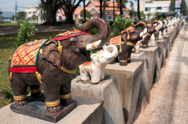 Small statues of elephants — Stock Photo, Image