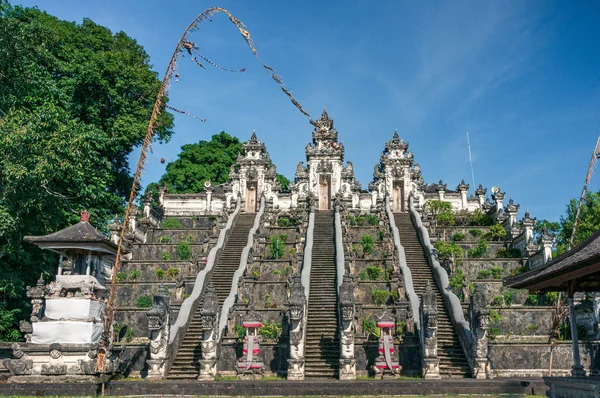 Tre stegar till Pura Lempuyang templet — Stockfoto