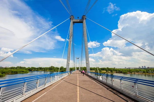 Ponte Vynogradovskiy em Krasnoyarsk — Fotografia de Stock