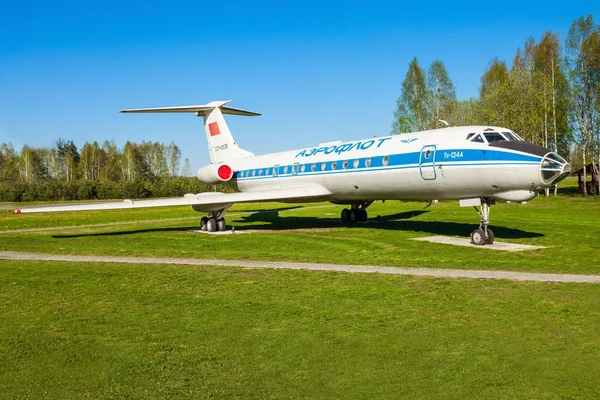 El avión Tupolev Tu-134 — Foto de Stock