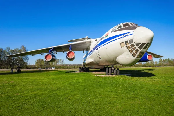 El avión Ilyushin Il-76 — Foto de Stock