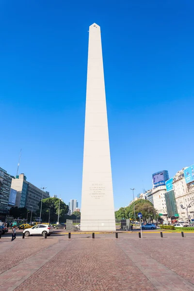 Buenos Aires znak i Obelisco — Zdjęcie stockowe