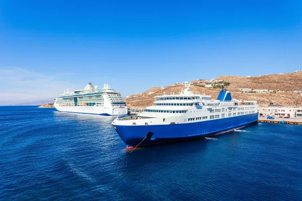 Nave da crociera isola di Mykonos — Foto Stock