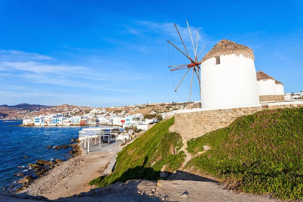 ギリシャ、ミコノス島の風車 — ストック写真