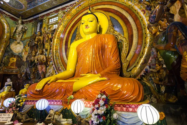Gangaramaya Temple in Colombo — Stock Photo, Image