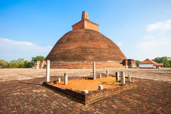 Jethawanaramaya-Stupa in Anuradhapura — Stockfoto