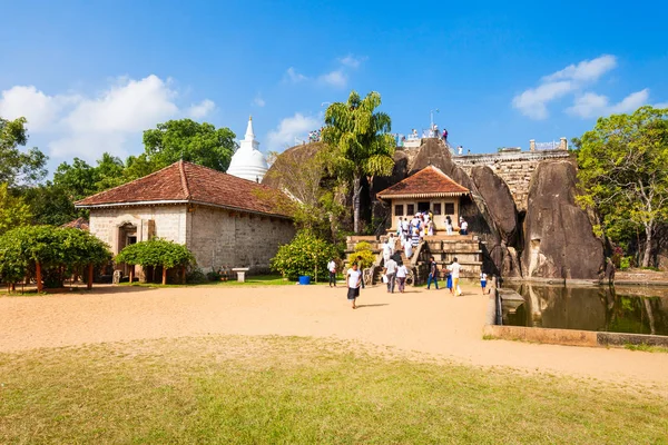 イスルムニヤ精舎仏教寺院、アヌラーダプラ — ストック写真