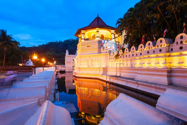 Templo de reliquia de diente sagrado —  Fotos de Stock