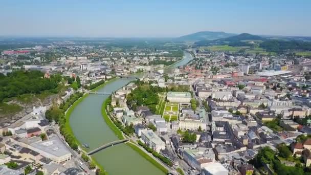 Vista aérea de la ciudad de Salzburgo — Vídeos de Stock
