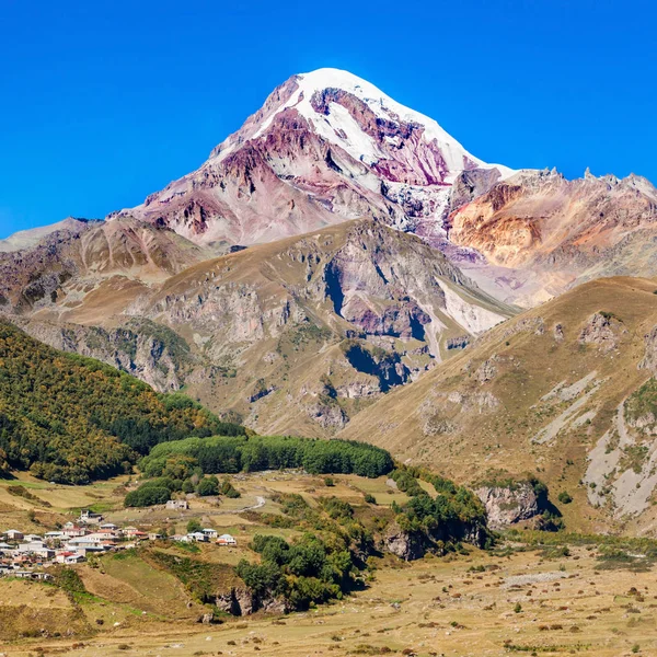 カズベク山、ジョージア — ストック写真