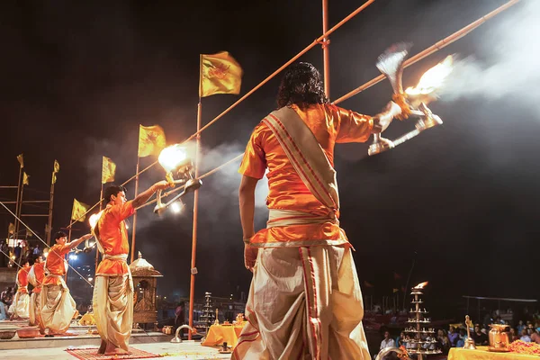 Ganga aarti ritüel — Stok fotoğraf