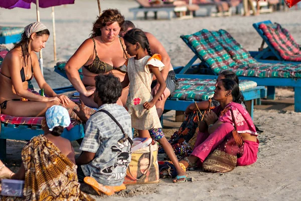 Vendedores indianos atacam turistas — Fotografia de Stock