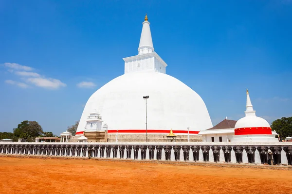 Ruwanwelisaya Stupa in Anuradhapura, Sri Lanka — Stockfoto