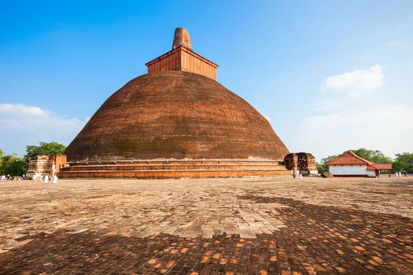 Jethawanaramaya-Stupa in Anuradhapura — Stockfoto