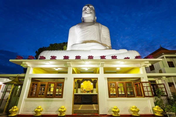 Socha Buddhy Vihara Bahirawakanda — Stock fotografie