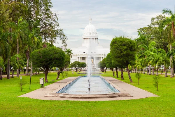 Parque Viharamahadevi em Colombo — Fotografia de Stock