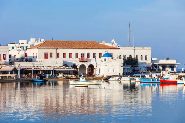 Hamnen i Mykonos stad, Grekland — Stockfoto