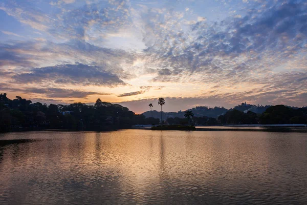 Озеро Канди на закате — стоковое фото