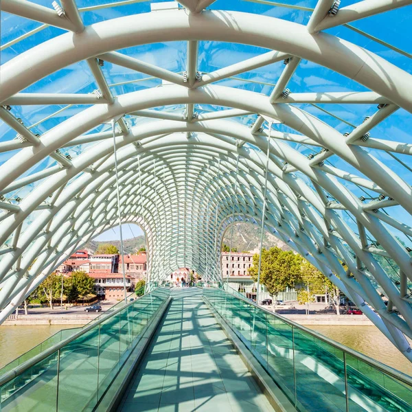 Friedensbrücke — Stockfoto