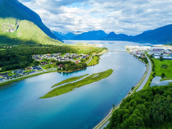 Ciudad de Andalsnes en Noruega —  Fotos de Stock