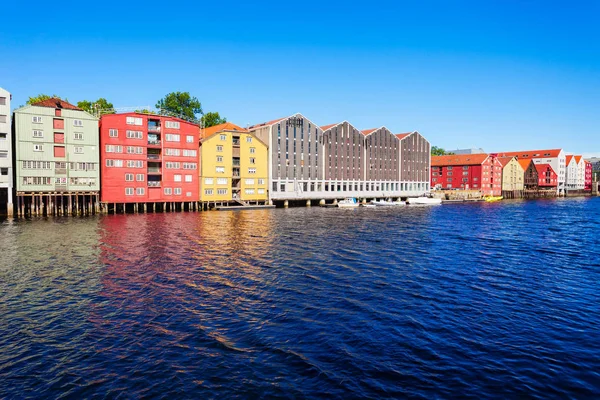 Färgglada gamla hus, Trondheim — Stockfoto