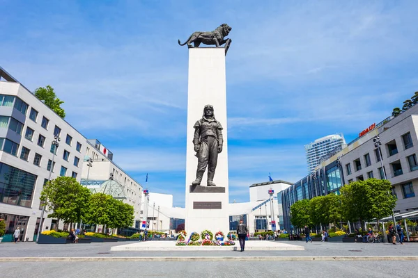 Monumento a Milão Rastislav Stefanik — Fotografia de Stock