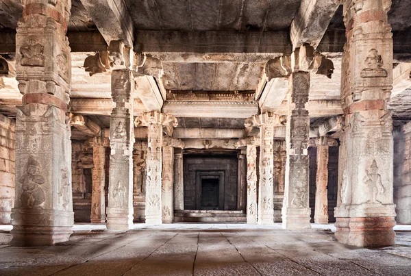 Inside hindu temple — Stock Photo, Image