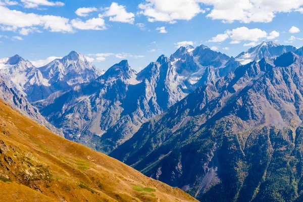 Maiores montanhas do Cáucaso — Fotografia de Stock