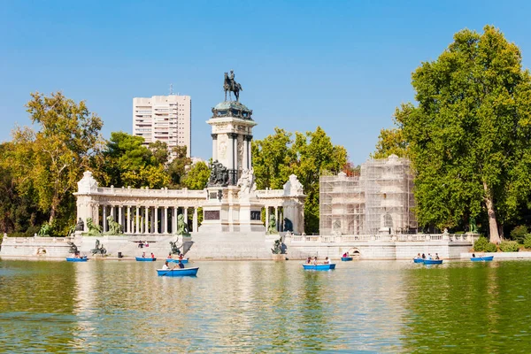 Park Buen Retiro v Madridu, Španělsko — Stock fotografie