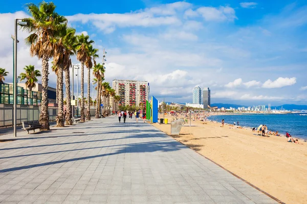 Πλάγια πόλη παραλία Μπαρτσελονέτα, Βαρκελώνη — Φωτογραφία Αρχείου