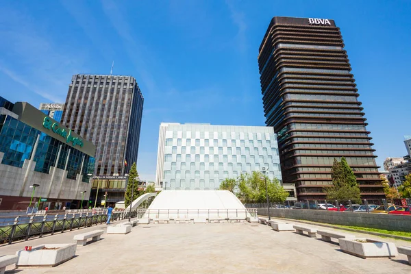 Barrios comerciales de AZCA y CTBA en Madrid, España — Foto de Stock