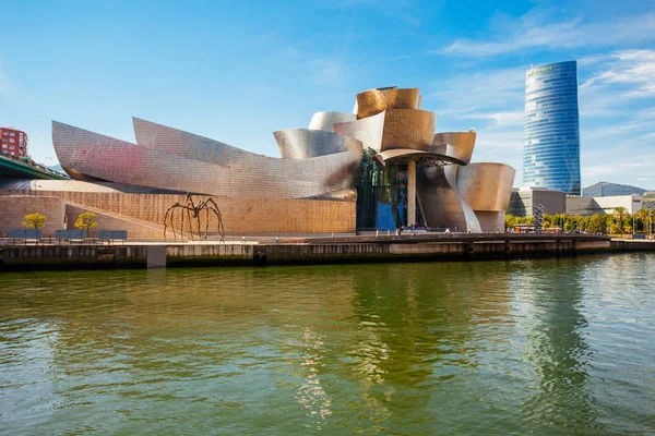 Guggenheimmuseet i Bilbao — Stockfoto