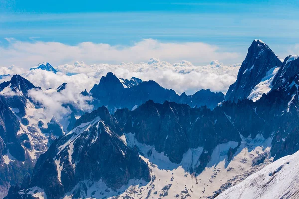 モンブラン最高峰の山塊 — ストック写真