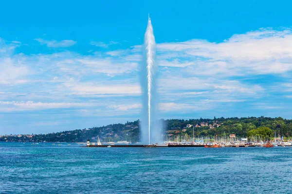 Реактивный фонтан в Женеве — стоковое фото